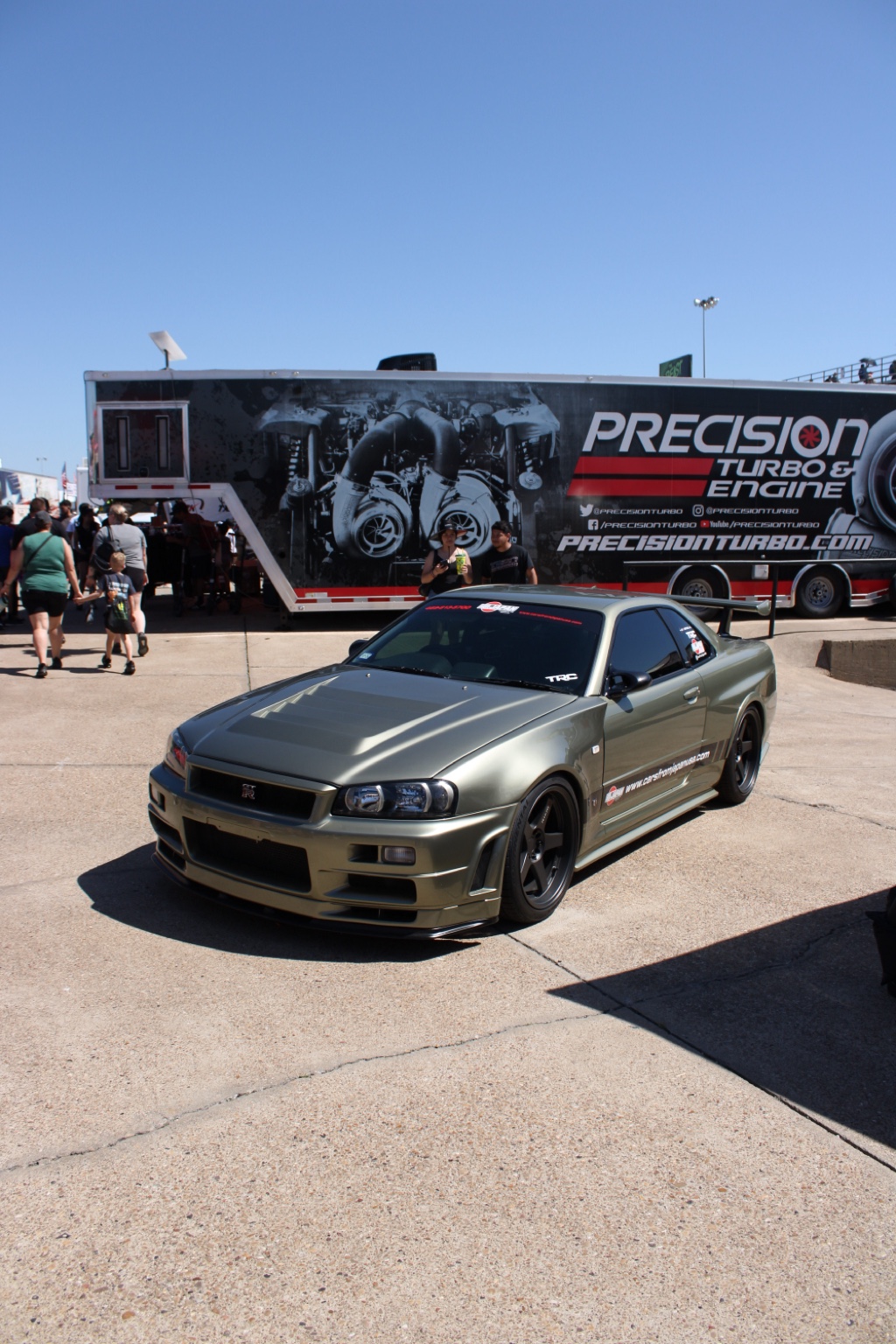 Green Nissan Skyline GT-R front three-quarter view